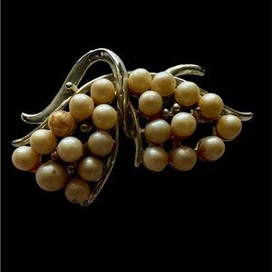 Vintage MCM Faux Pearl Cluster Brooch Pin Costume Jewelry